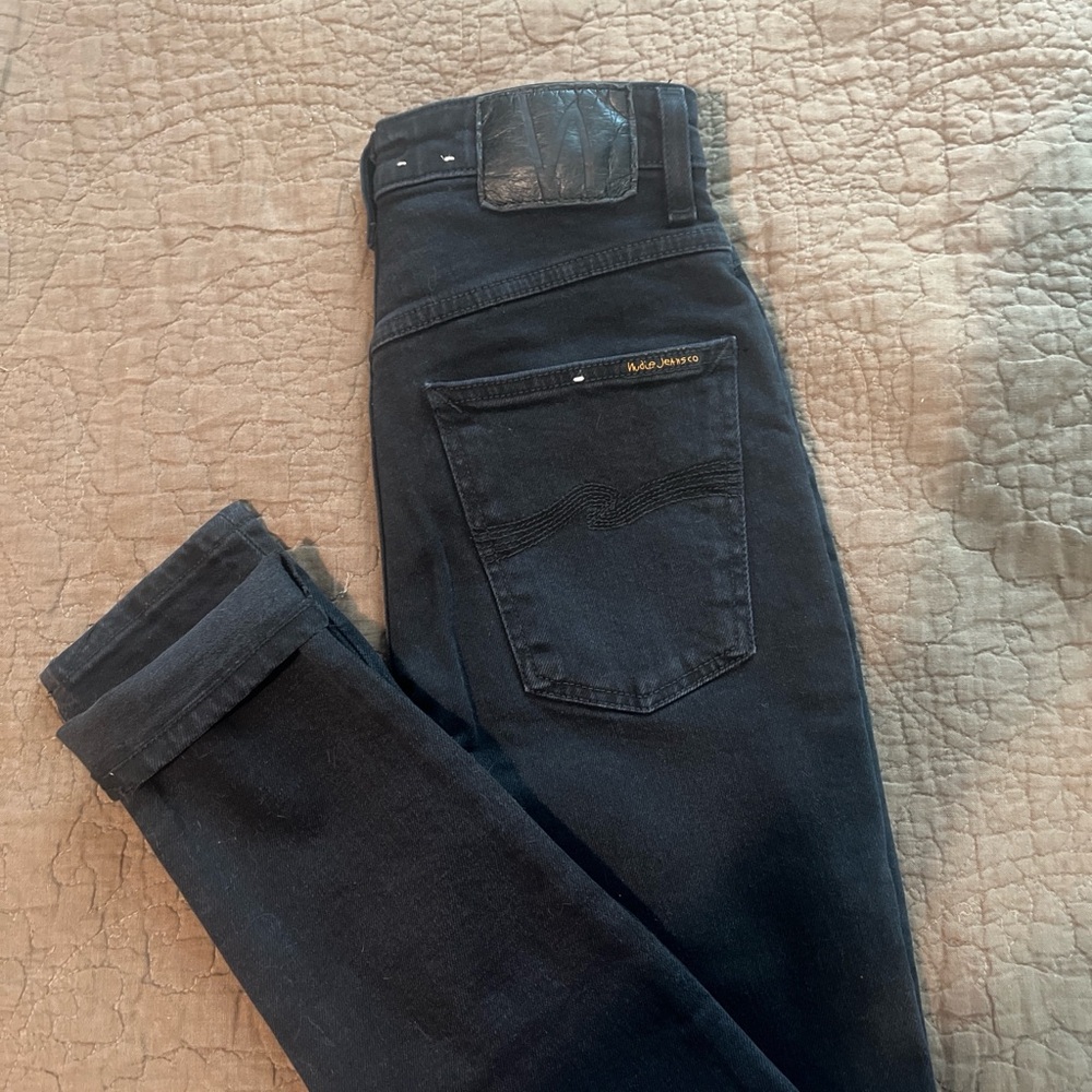 Hightop Tilde Black Coal, W27/L28.